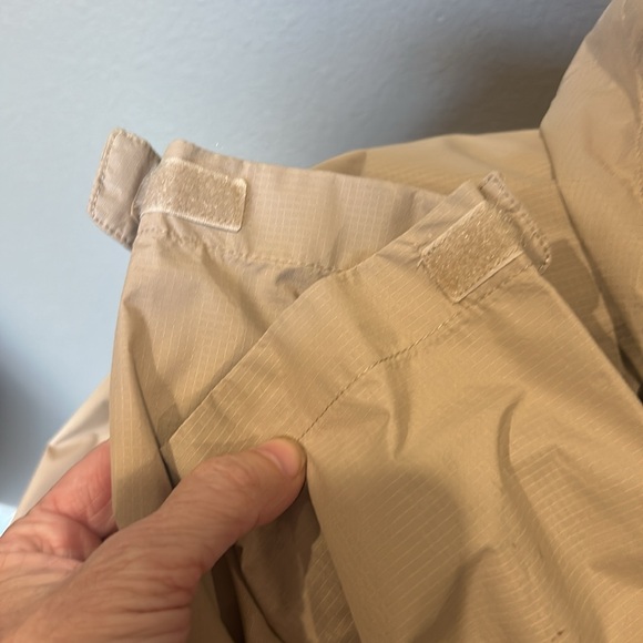 ✌️Tan Dutch Bros wind breaker/rain coat - Picture 5 of 10